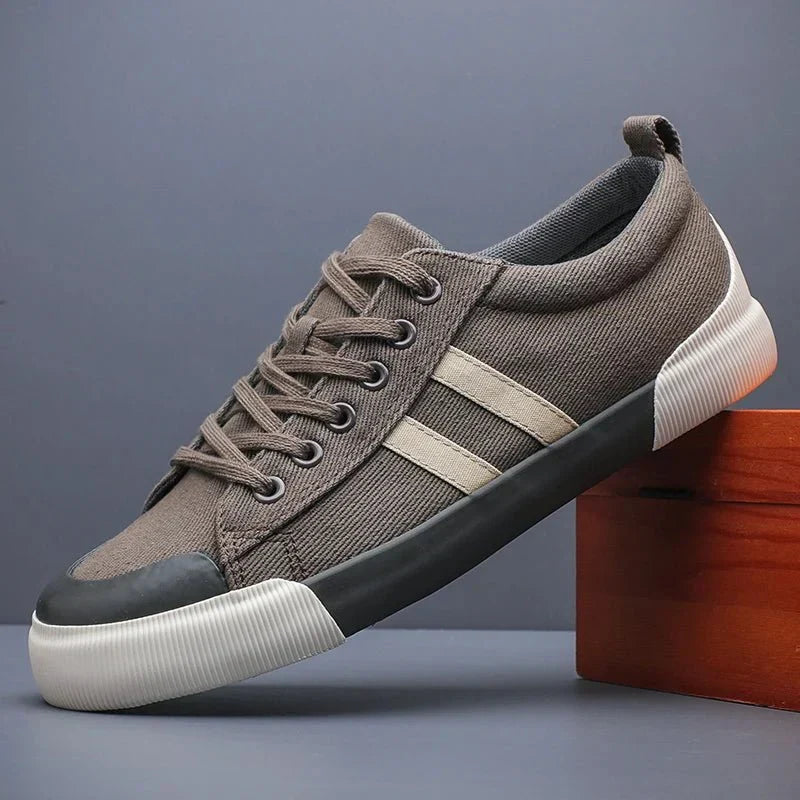 Retro Canvas Low Top Sneakers with Stripe Accents for Men | Everyday Wear